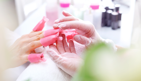 Dermatologen enthüllen: Hier sind die versteckten Auswirkungen der Hybrid-Maniküre