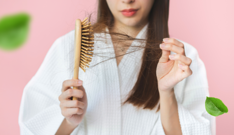 Warum fallen Ihre Haare plötzlich aus und wie können Sie das stoppen