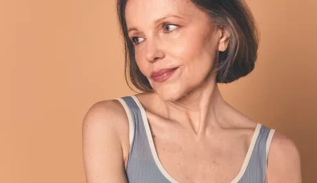 Warum erschlafft die Haut mit zunehmendem Alter? Die Rolle des Verlusts von Stützgewebe und Möglichkeiten zu dessen Stärkung